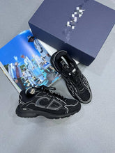 Load image into Gallery viewer, Shoes