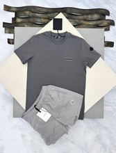 Load image into Gallery viewer, T-shirt