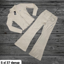 Load image into Gallery viewer, Tracksuit women