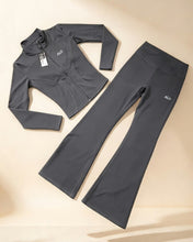 Load image into Gallery viewer, Tracksuit women