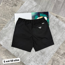 Load image into Gallery viewer, Short