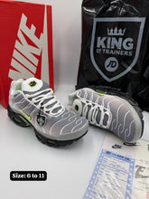 Load image into Gallery viewer, Shoes