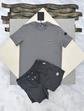 Load image into Gallery viewer, T-shirt