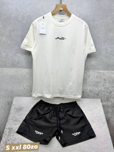 Load image into Gallery viewer, T-shirt