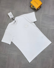 Load image into Gallery viewer, T-shirt