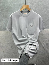 Load image into Gallery viewer, Tshirt