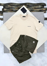 Load image into Gallery viewer, T-shirt