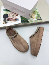 Load image into Gallery viewer, Slipper