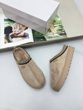 Load image into Gallery viewer, Slipper