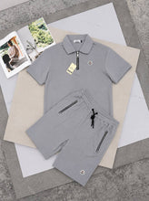 Load image into Gallery viewer, T-shirt