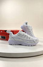 Load image into Gallery viewer, Shoes