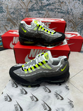 Load image into Gallery viewer, Shoes
