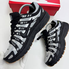 Load image into Gallery viewer, Shoes