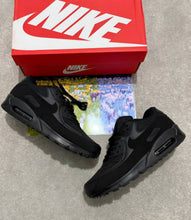 Load image into Gallery viewer, Shoes