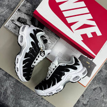 Load image into Gallery viewer, Shoes