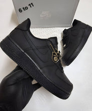 Load image into Gallery viewer, Shoes