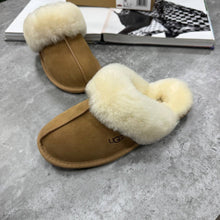 Load image into Gallery viewer, Slipper
