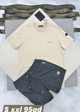 Load image into Gallery viewer, T-shirt