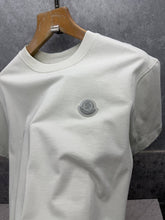 Load image into Gallery viewer, T-shirt