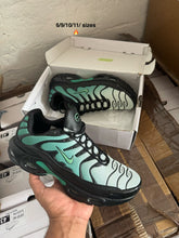 Load image into Gallery viewer, Shoes