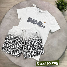 Load image into Gallery viewer, T-shirt
