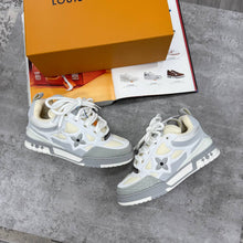 Load image into Gallery viewer, Shoes