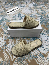 Load image into Gallery viewer, Slipper