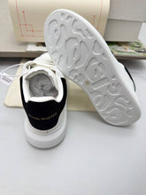 Load image into Gallery viewer, Shoes