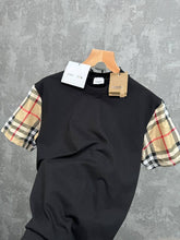 Load image into Gallery viewer, Tshirt