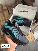 Load image into Gallery viewer, Shoes