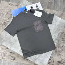 Load image into Gallery viewer, T-shirt