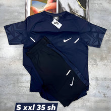 Load image into Gallery viewer, T-shirt