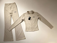 Load image into Gallery viewer, Tracksuit women