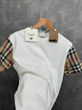 Load image into Gallery viewer, Tshirt