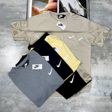 Load image into Gallery viewer, T-shirt