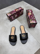 Load image into Gallery viewer, Slipper