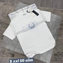Load image into Gallery viewer, T-shirt