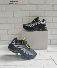Load image into Gallery viewer, Shoes boy