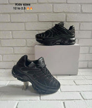 Load image into Gallery viewer, Shoes boy