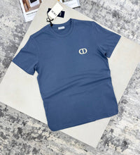 Load image into Gallery viewer, T-shirt