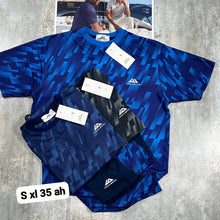 Load image into Gallery viewer, Tshirt
