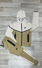 Load image into Gallery viewer, Tracksuit