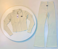 Load image into Gallery viewer, Tracksuit women