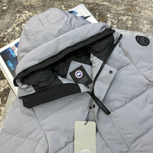 Load image into Gallery viewer, Jacket