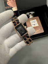 Load image into Gallery viewer, Perfume