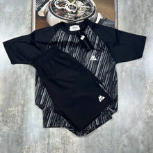 Load image into Gallery viewer, T-shirt