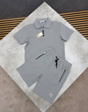 Load image into Gallery viewer, Tshirt