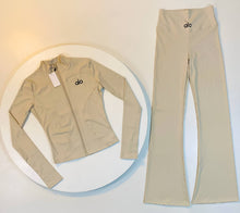 Load image into Gallery viewer, Tracksuit women
