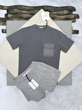 Load image into Gallery viewer, T-shirt