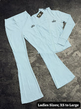 Load image into Gallery viewer, Tracksuit women